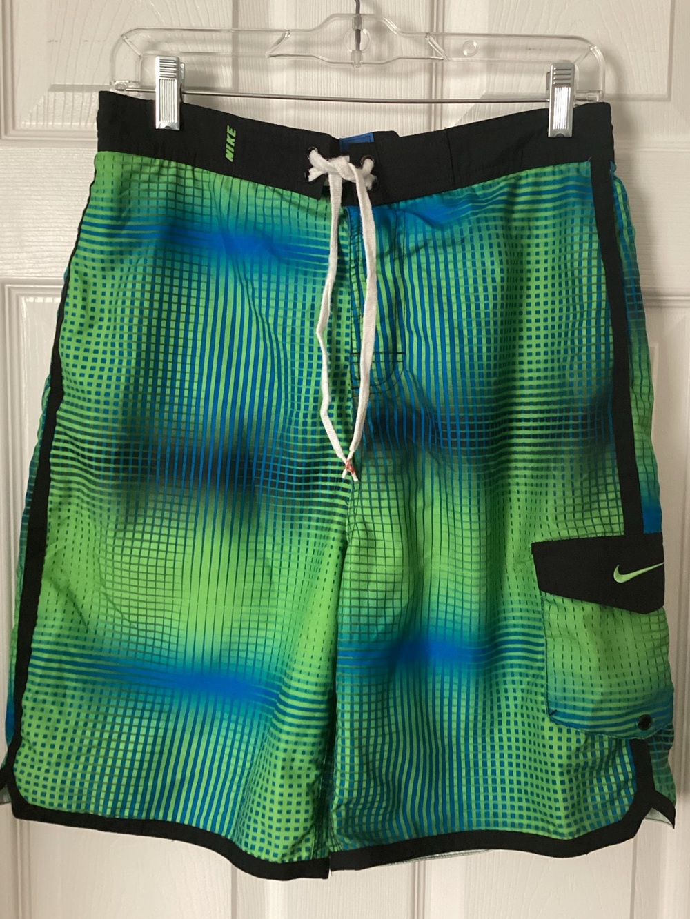 NIKE Pixel Swoosh Breaker Volley Swim Trunks Board Shorts Sz Small cargo pocket